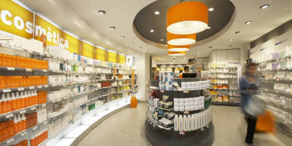 Modern Pharmacy design to sell more, shelves and fit-outs