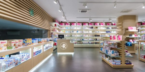 Modern Pharmacy interior design to sell more, shelves and fit-outs for pharmacy, drugstores, medical stores